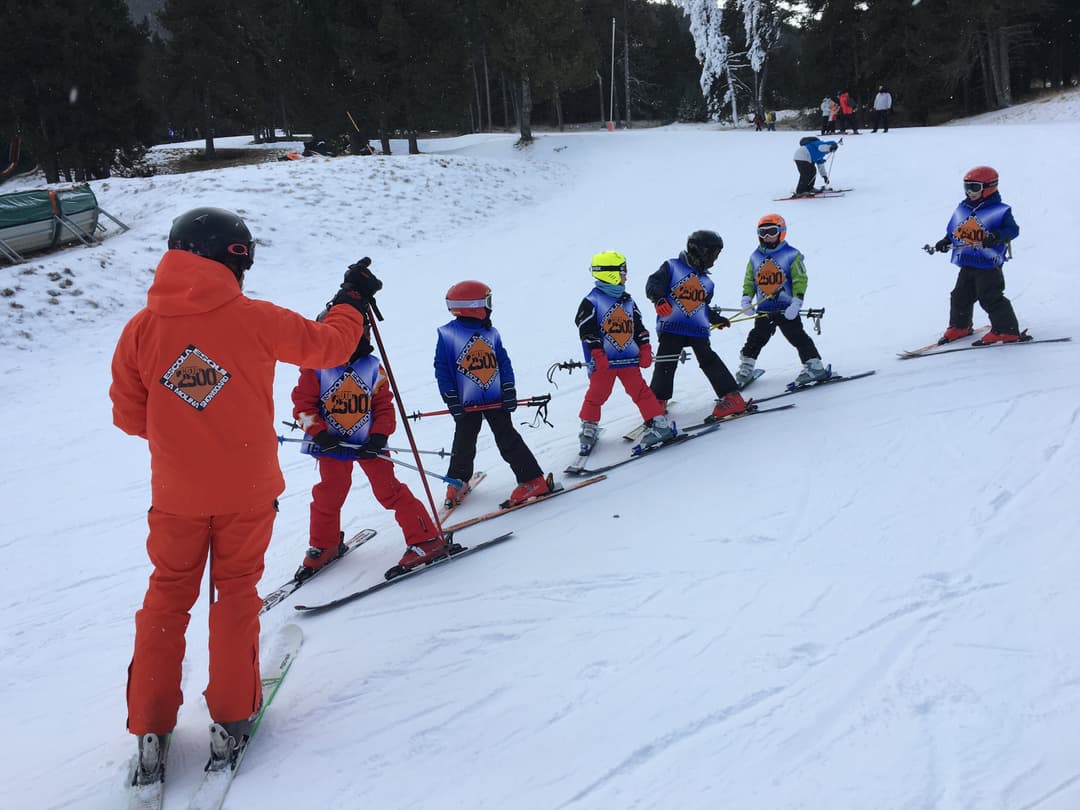 Curs d'esquí Grupal infantil + Lloguer de material